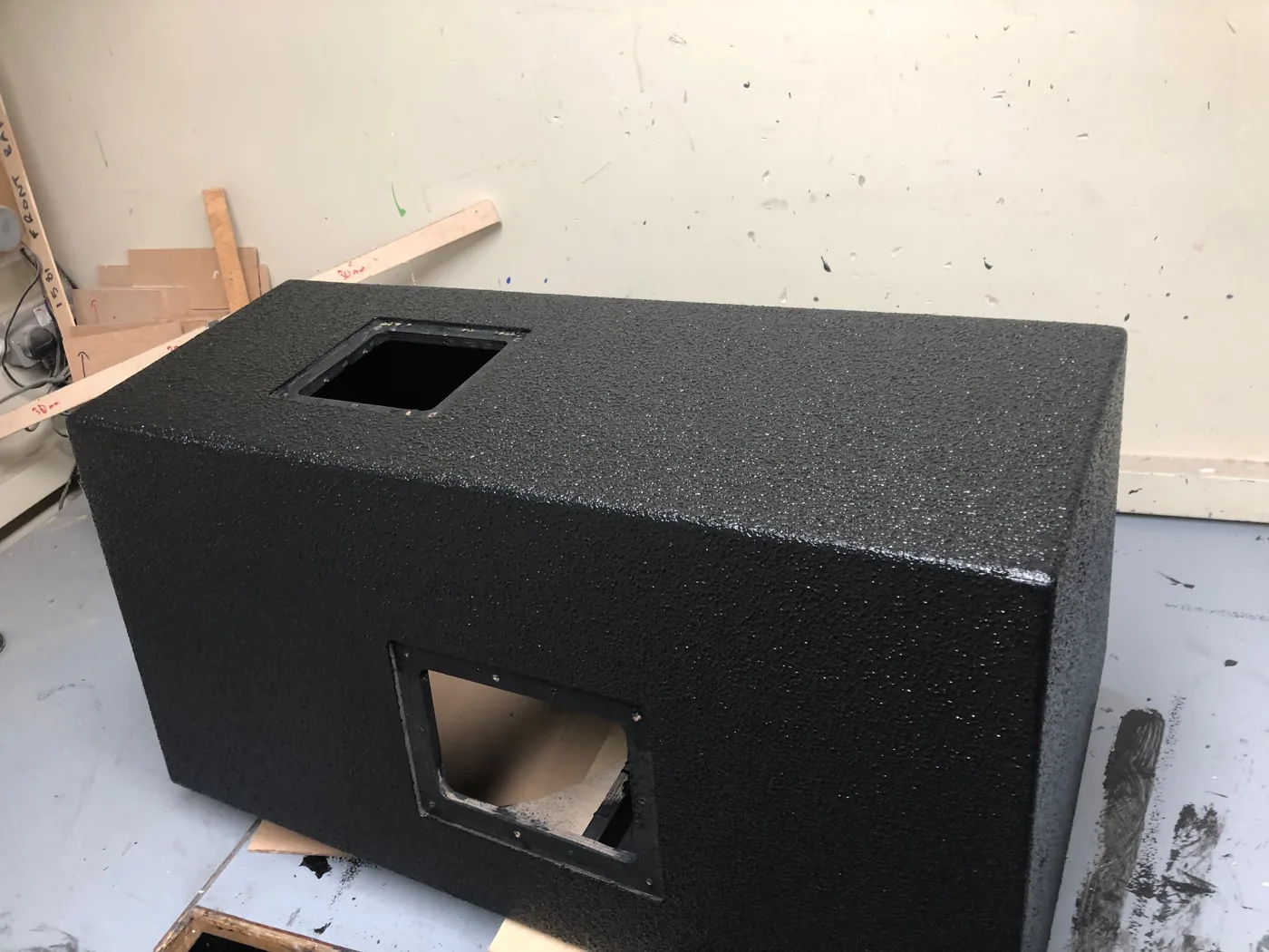 MT1514 cabinet finish and recessed handles