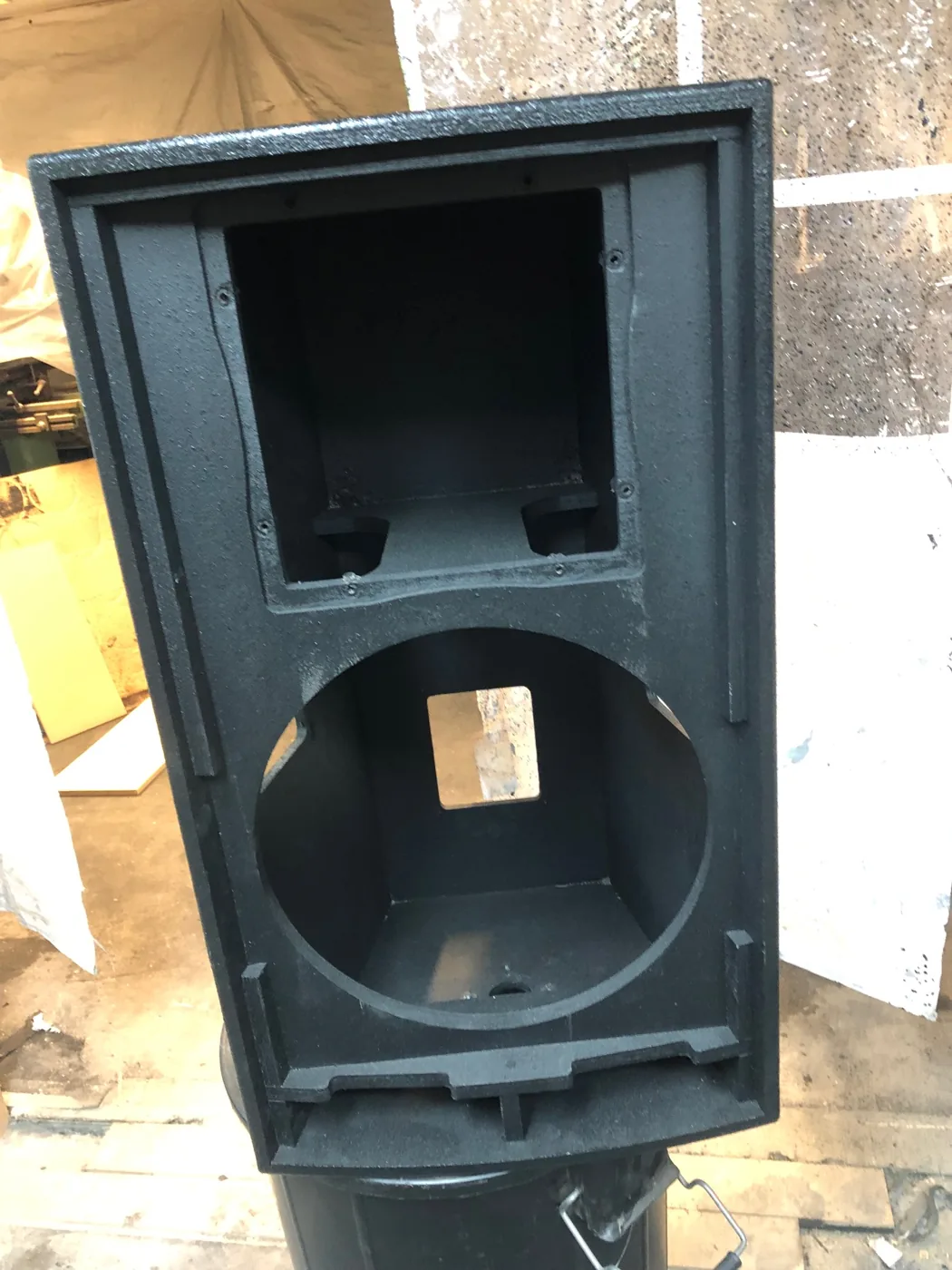 MT1514 shell with openings for the PH305 horn and 15-inch driver
