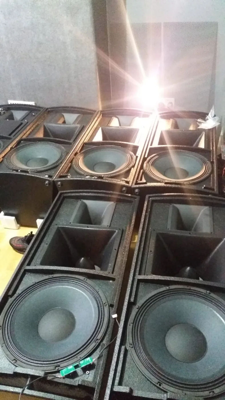 MT1581 loudspeakers during production and component fitting