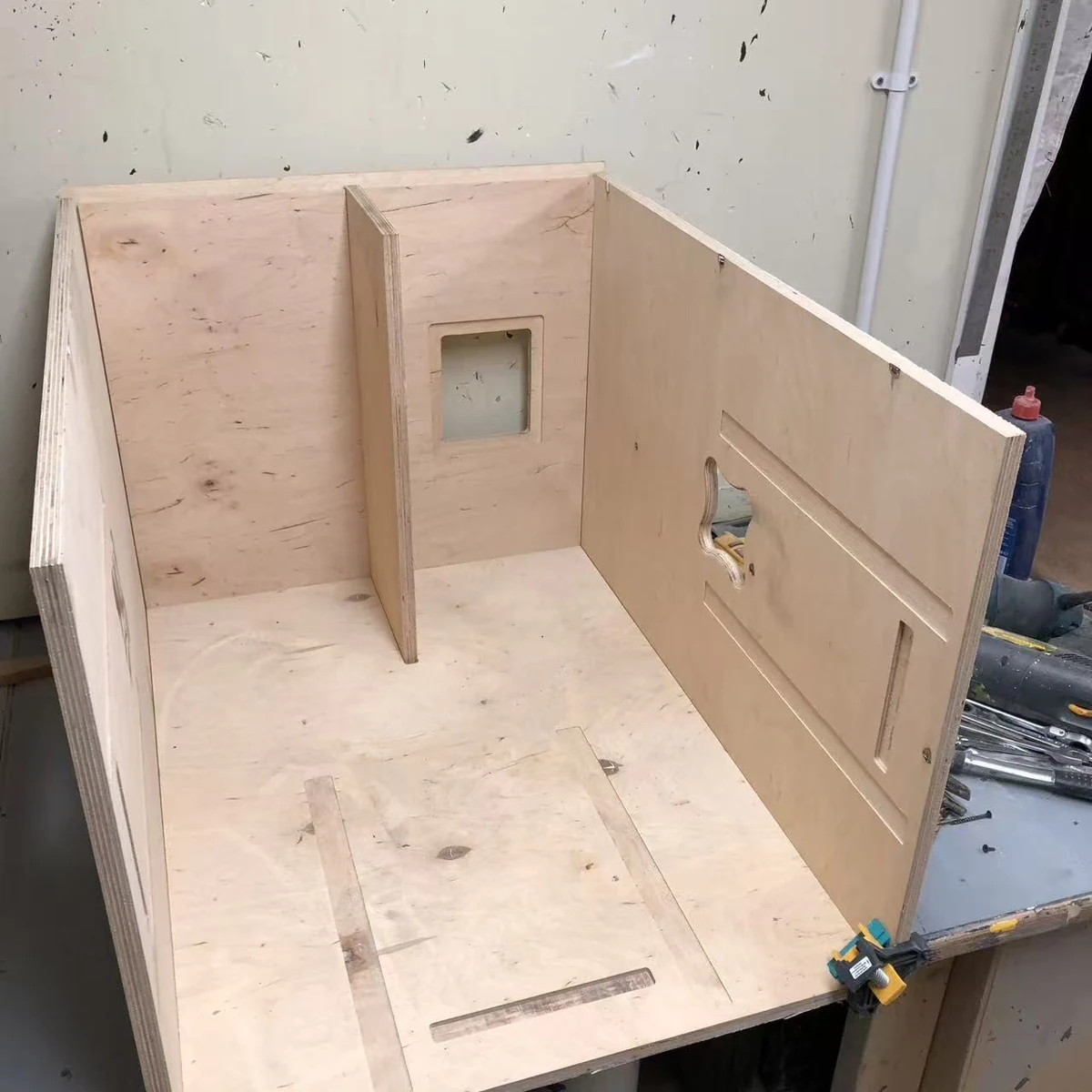 S118 base, side and rear panels during assembly